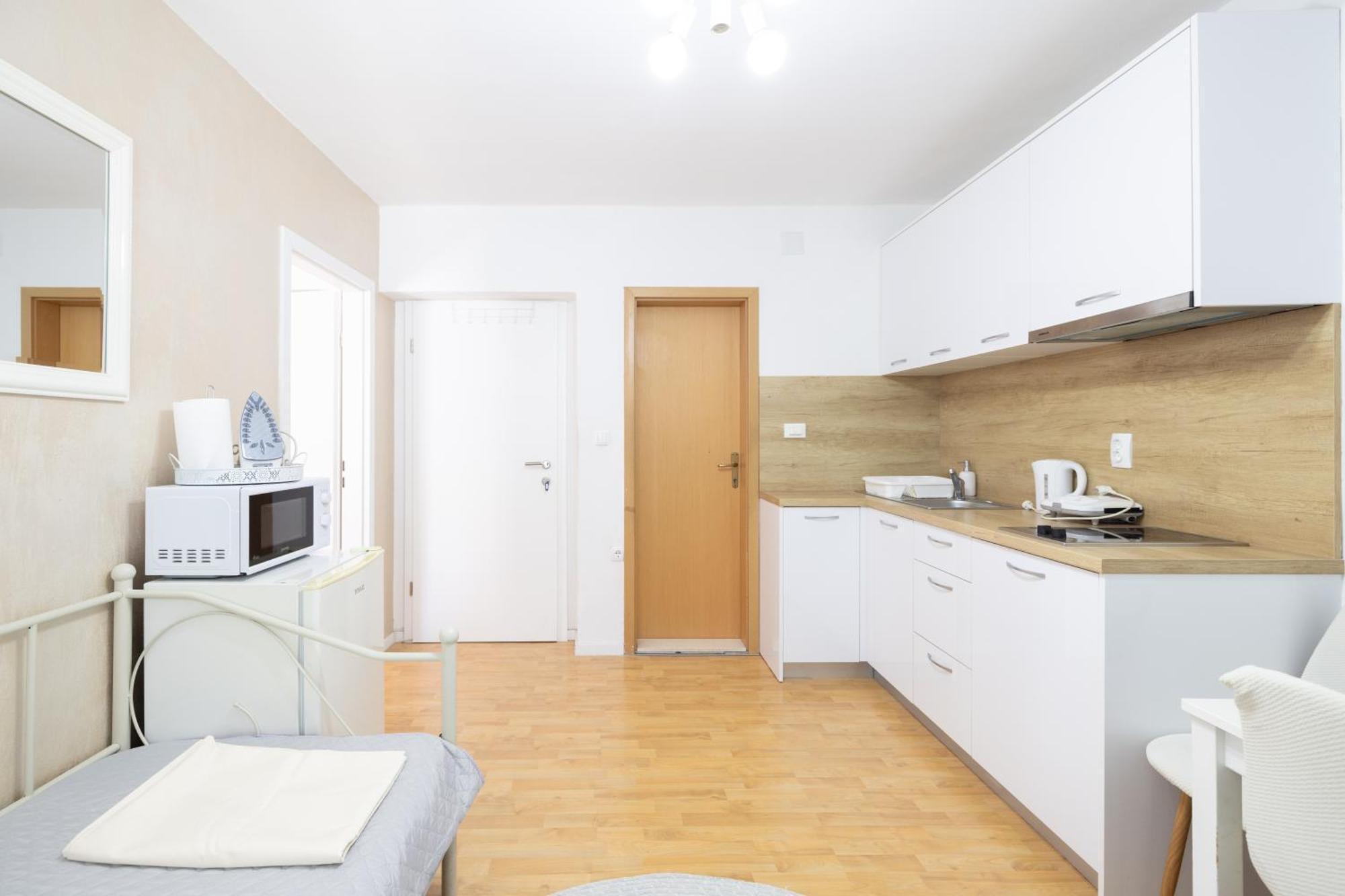 Guesthouse Rebecca Makarska Eksteriør billede