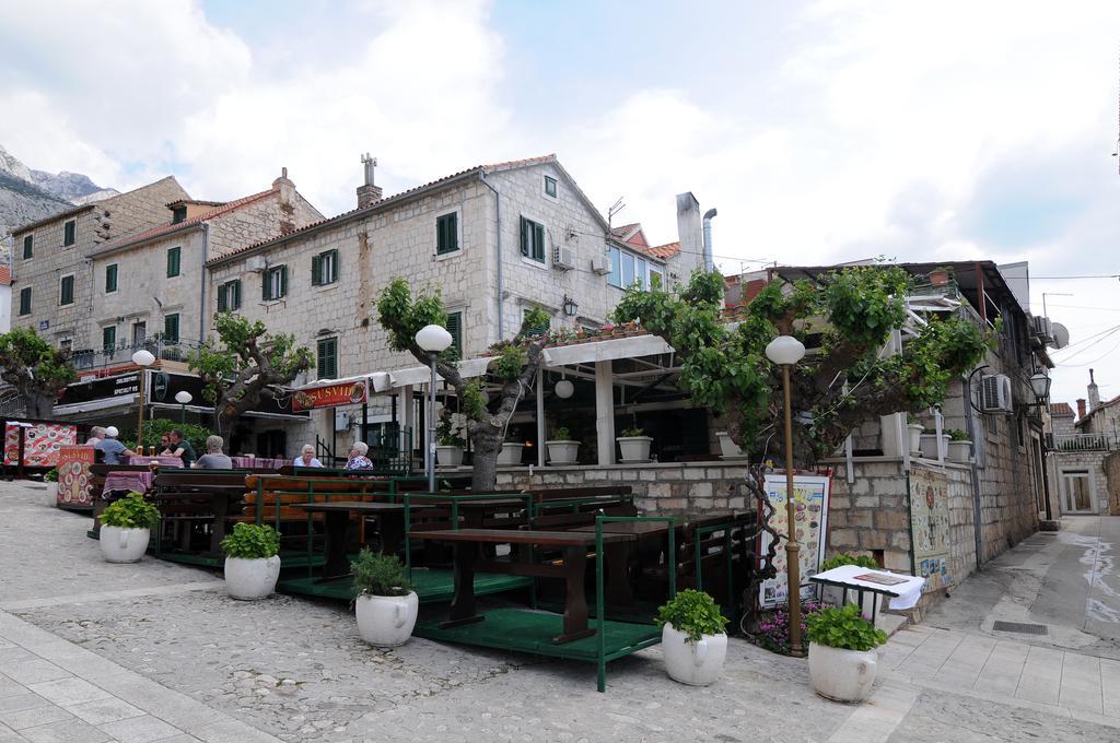 Guesthouse Rebecca Makarska Eksteriør billede